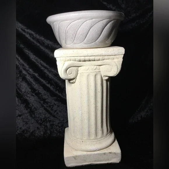 Signed Handmade Pottery Bowl 7 3/4” Diameter - Picture 1 of 5